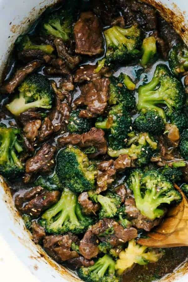 SLOW COOKER BEEF AND BROCCOLI