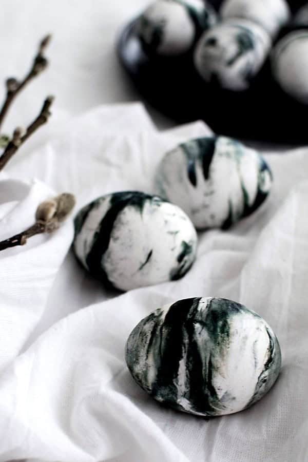 DIY Marbled Easter Eggs