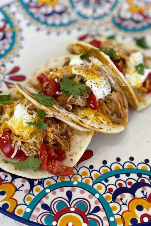 SLOW COOKER SHREDDED CHICKEN TACOS