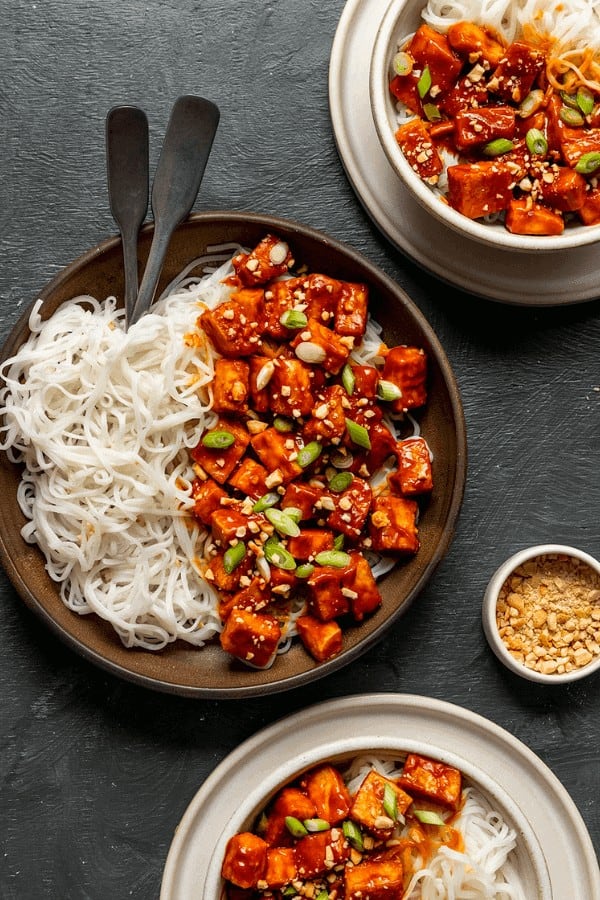 Baked Tofu Cubes with Spicy Peanut Sauce