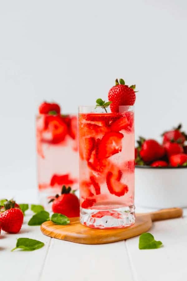 Strawberry Smash Cocktail