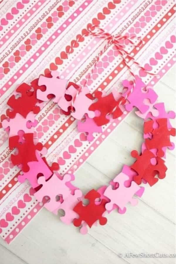 Kids DIY Valentine Puzzle Wreath