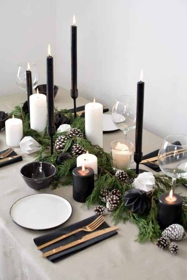 SCANDINAVIAN CHRISTMAS TABLE