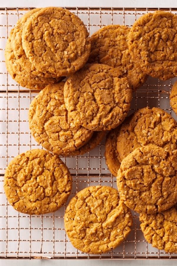 Gingerbread Oatmeal Cookies