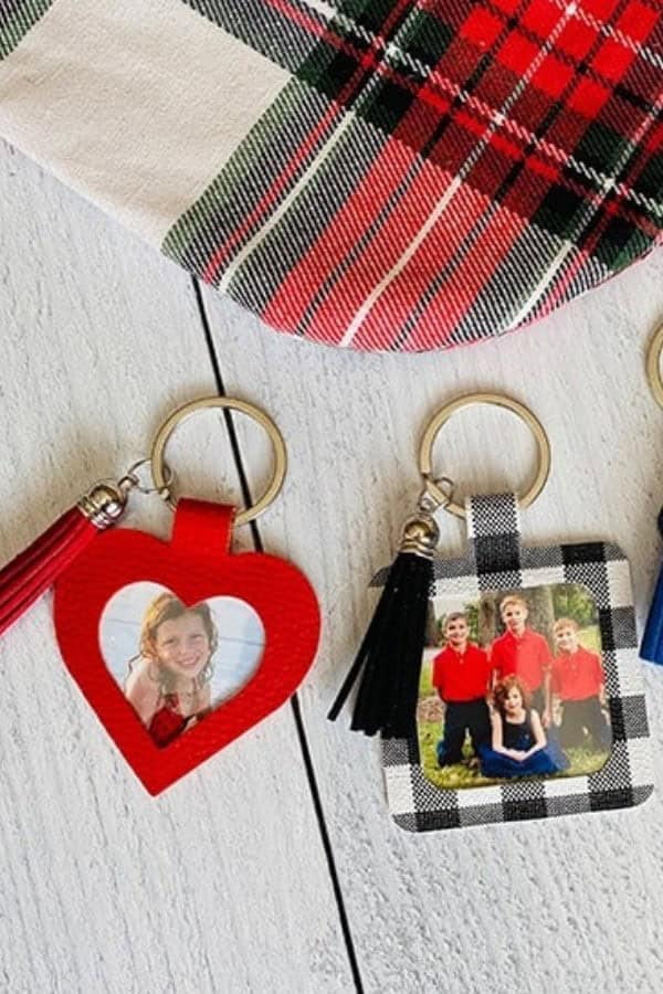 DIY PERSONALIZED PHOTO KEYCHAIN