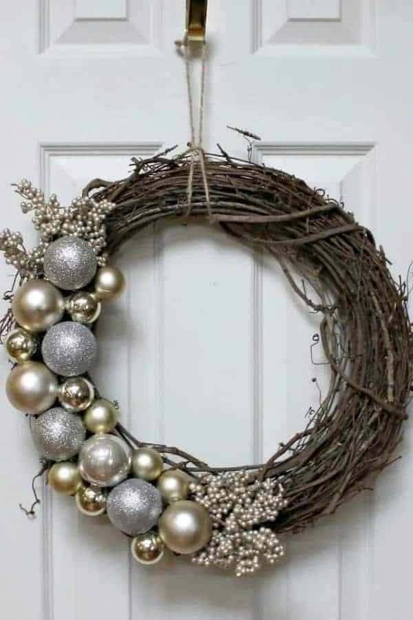 DIY GRAPEVINE ORNAMENT WREATH