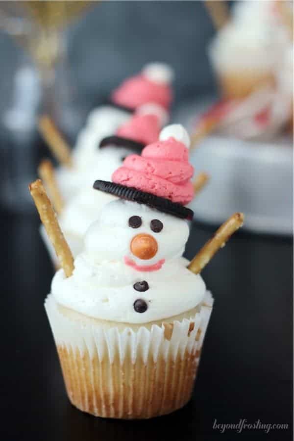 Easy DIY Snowman Cupcakes