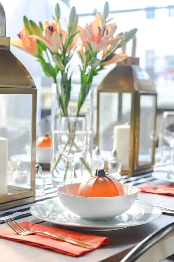 FALL TABLE SETTING IN ORANGE, BLACK & WHITE