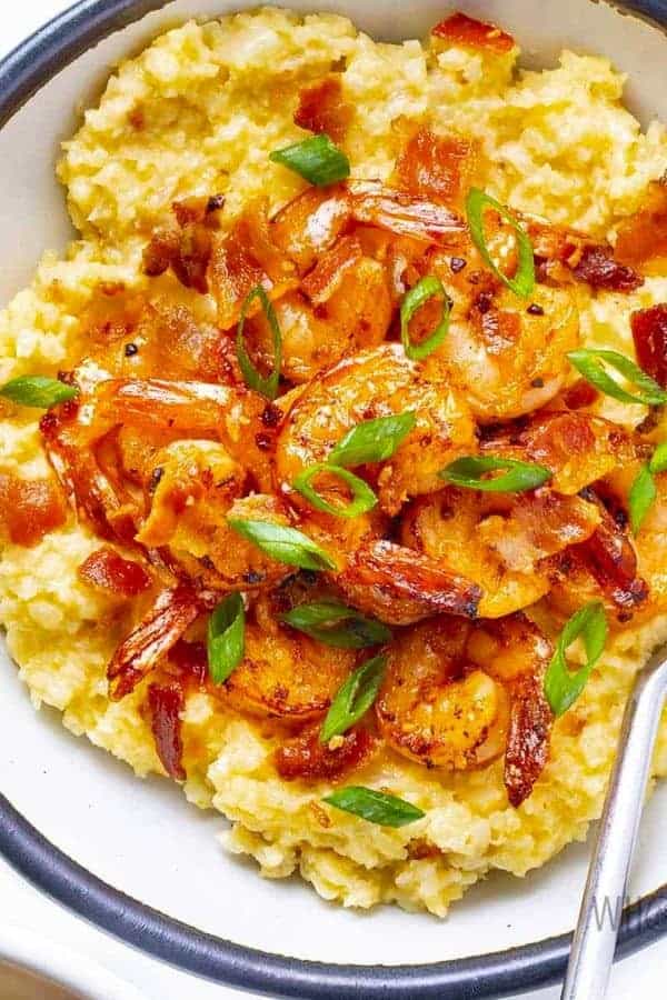 KETO CAULIFLOWER GRITS AND SHRIMP