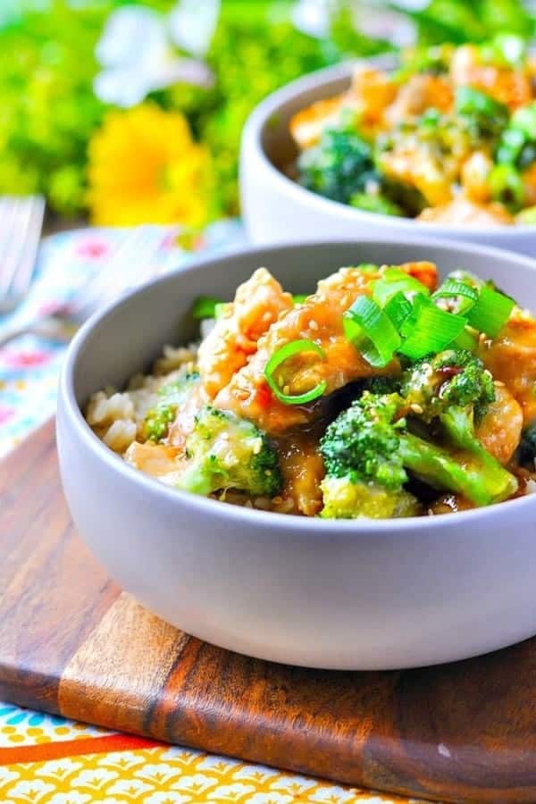 SLOW COOKER ORANGE CHICKEN AND BROCCOLI