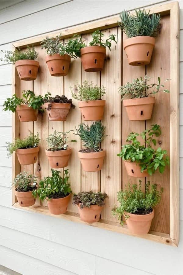 DIY Vertical Herb Pot Wall