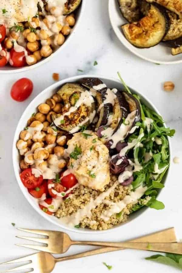 MEDITERRANEAN QUINOA HUMMUS BOWLS