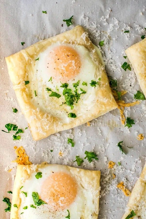 Easy Puff Pastry Baked Eggs