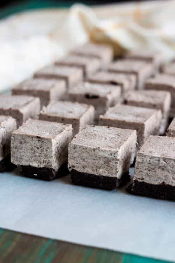 No-Bake Cookies and Cream Cheesecake Bites