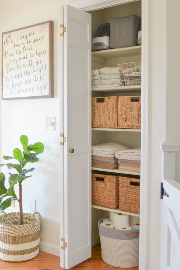 Small Linen Closet Makeover