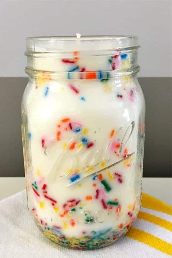 DIY Funfetti Soy Mason Jar Candle