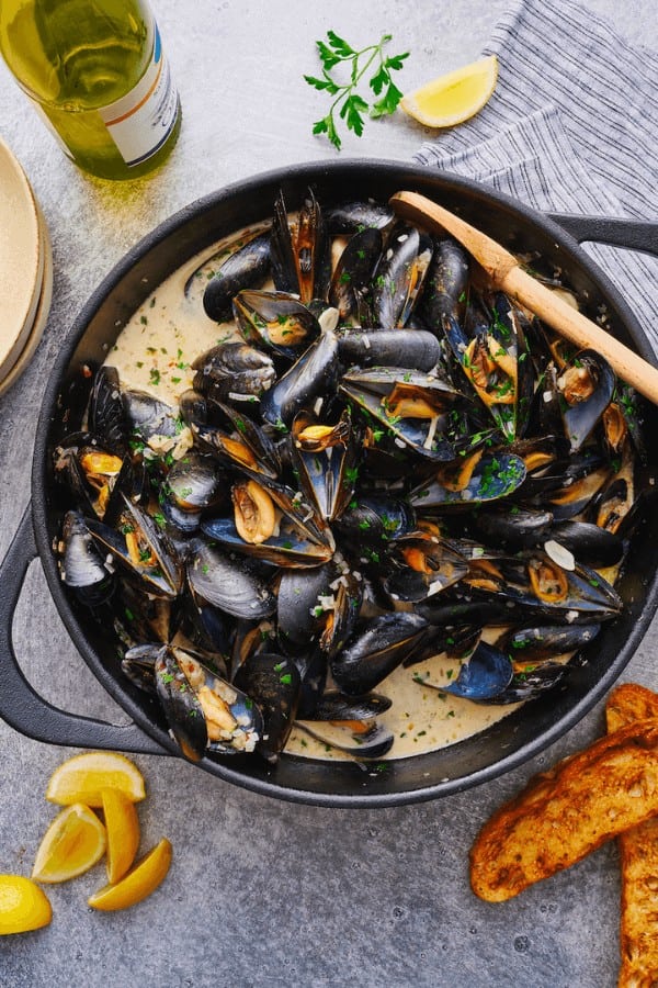 Mussels with White Wine Garlic Sauce