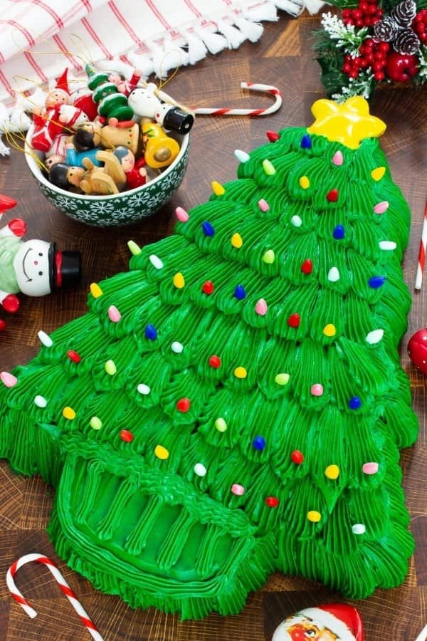 VINTAGE CHRISTMAS TREE CAKE