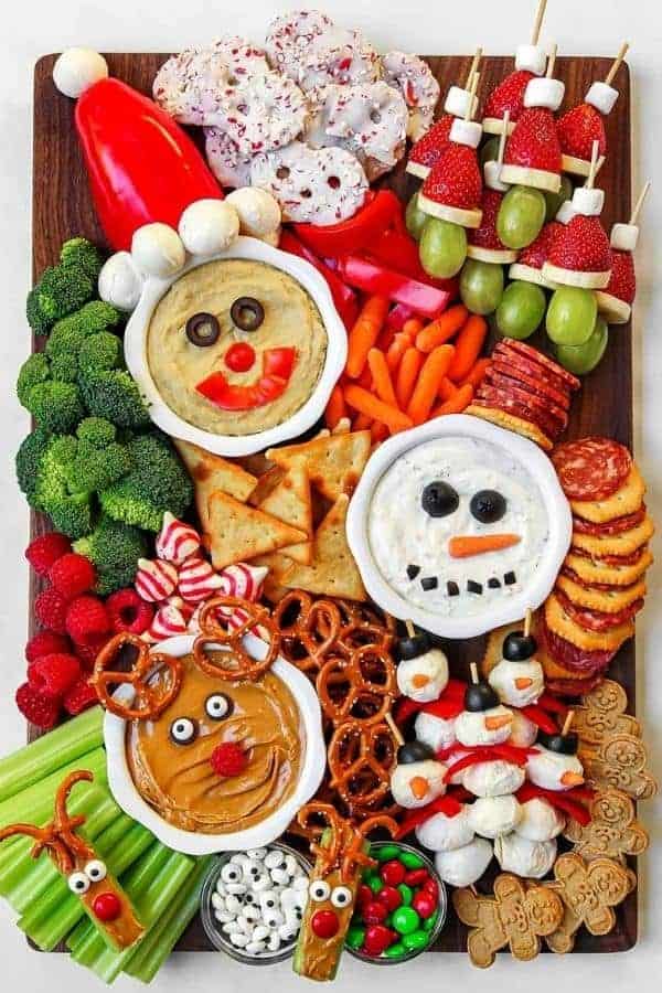 HOLLY JOLLY KID’S SNACK BOARD