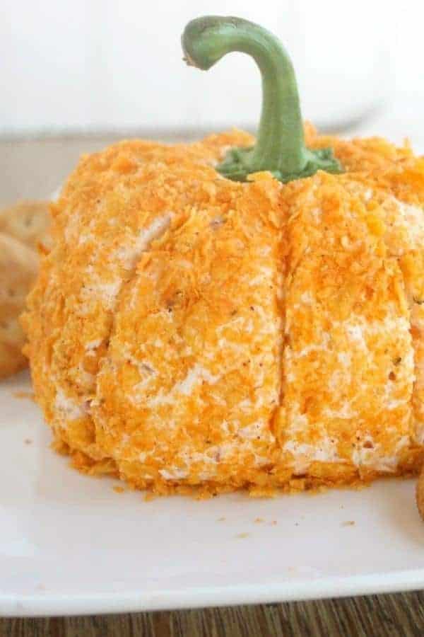 PUMPKIN-SHAPED CHEESE BALL