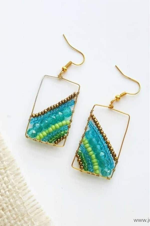 How to Make Beautiful Beaded DIY Earrings