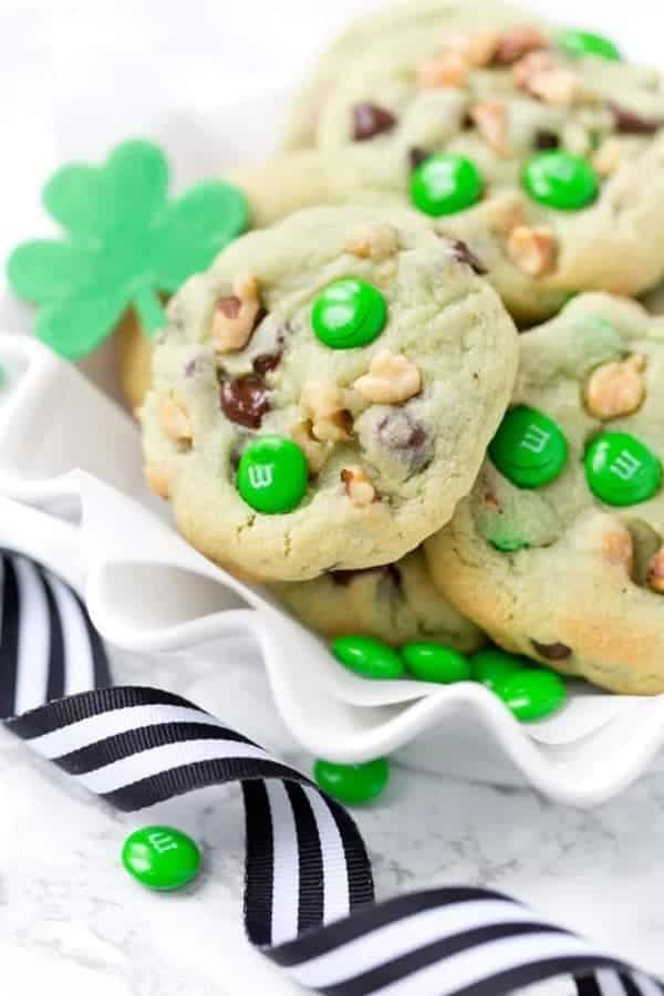 PISTACHIO AND CHOCOLATE LEPRECHAUN COOKIES