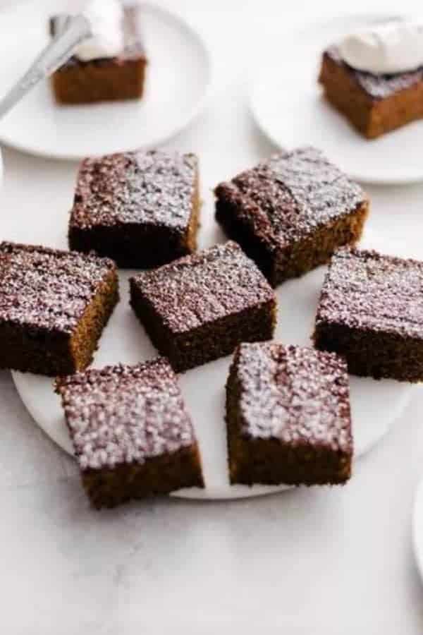 OLD-FASHIONED GINGERBREAD