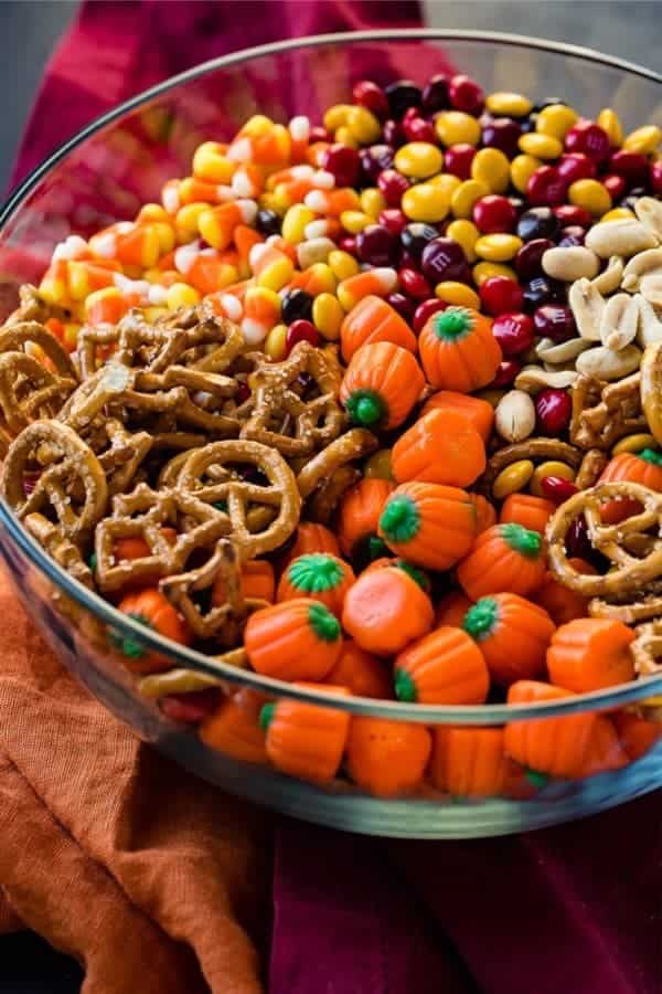 5 Minute Halloween Snack Mix