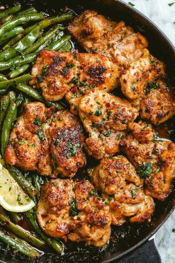 LEMON GARLIC BUTTER THIGHS & GREEN BEANS SKILLET