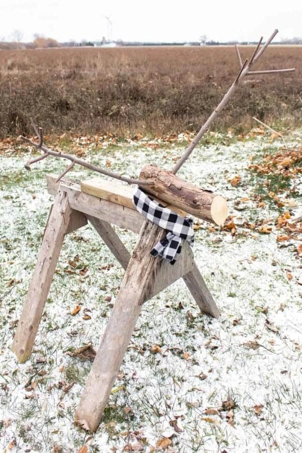 DIY REPURPOSED SAWHORSE WOOD REINDEER