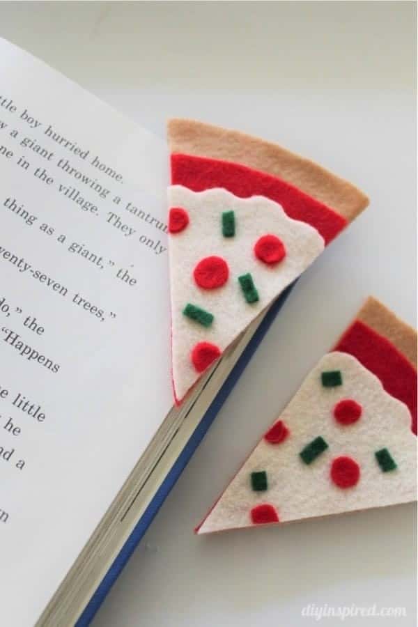 DIY Felt Pizza Bookmark