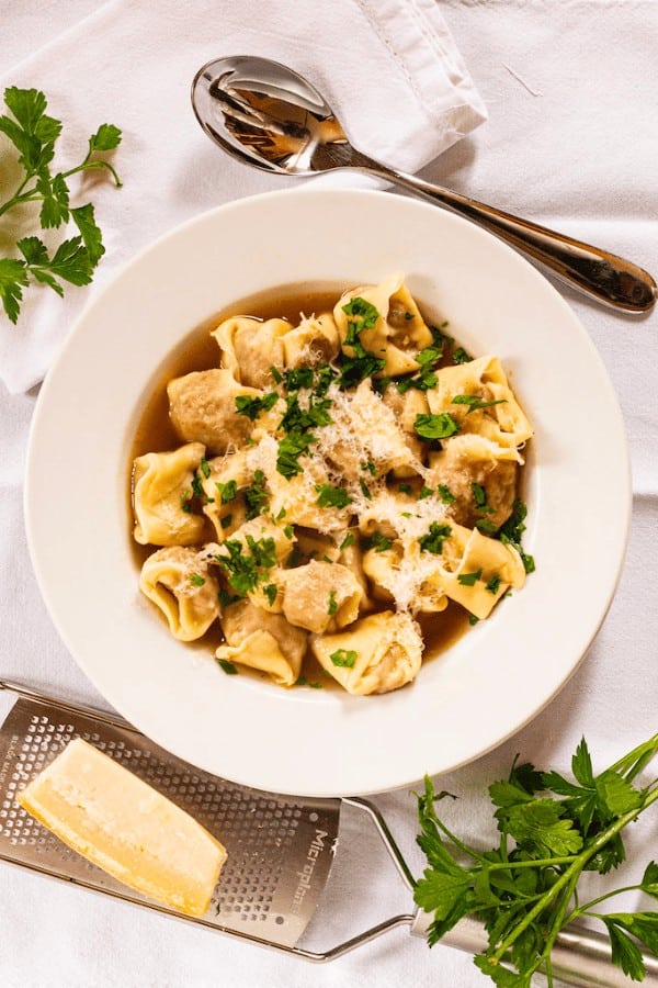 Tortellini in Brodo Di Cappone