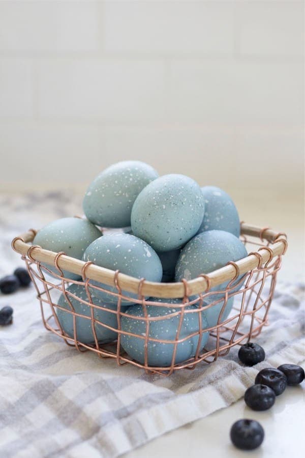 Dye Easter Eggs With Blueberries