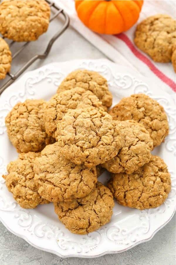 Soft & Chewy Pumpkin Oatmeal Cookies