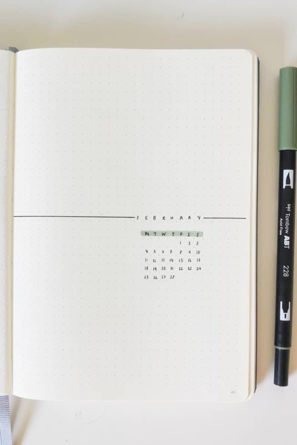 MINIMALIST MONTHLY CALENDAR SPREAD