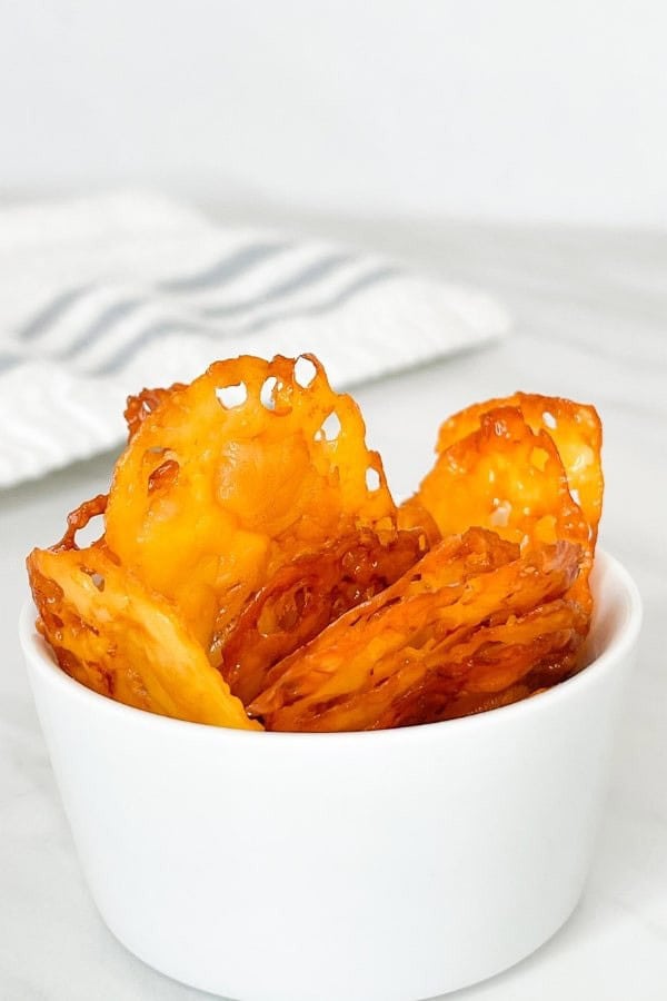 CRUNCHY GOUDA CHEESE CHIPS