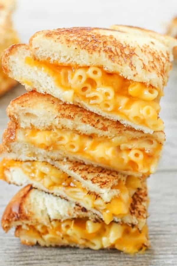 Grilled Macaroni and Cheese Sandwich