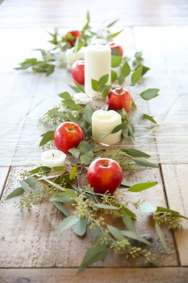 APPLE TABLE RUNNER