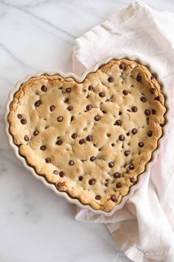 CHOCOLATE CHIP COOKIE CAKE