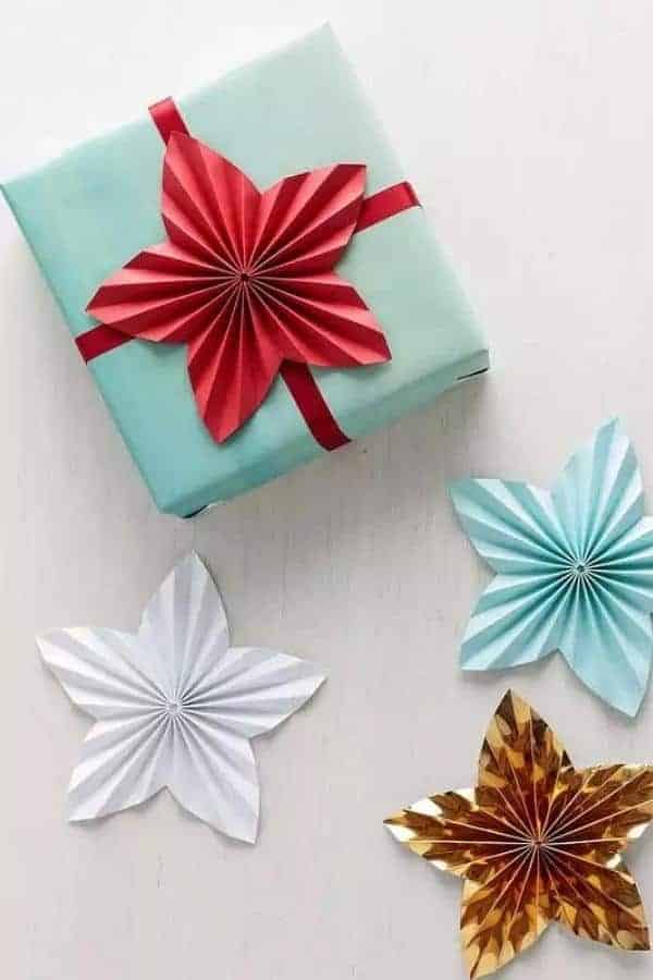 PAPER STAR GIFT TOPPERS