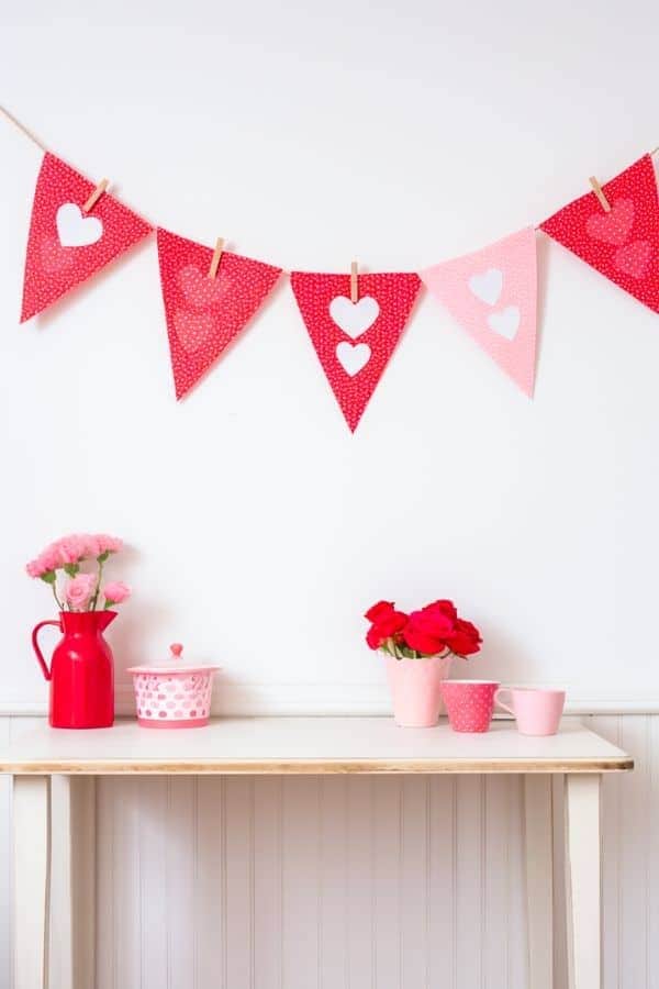 VALENTINE’S DAY BUNTING