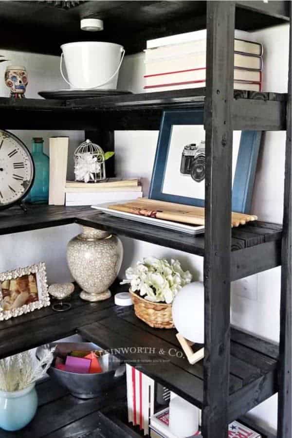 Corner Bookshelf DIY