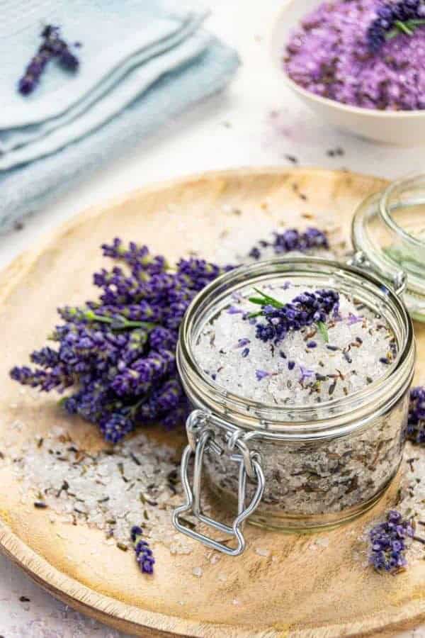 HOMEMADE LAVENDER BATH SALTS RECIPE