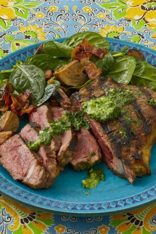 GARLIC BUTTER STEAK WITH SPINACH SALAD