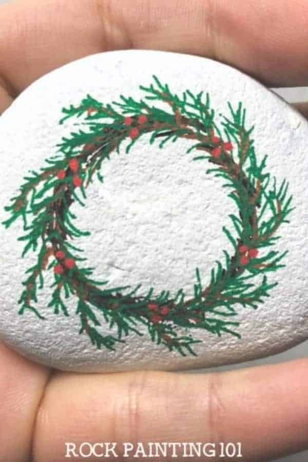 CHRISTMAS WREATH HOLIDAY ROCK