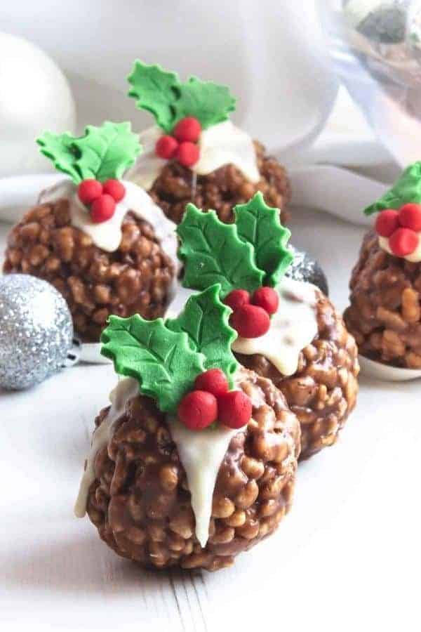 RICE KRISPIE CHRISTMAS PUDDINGS