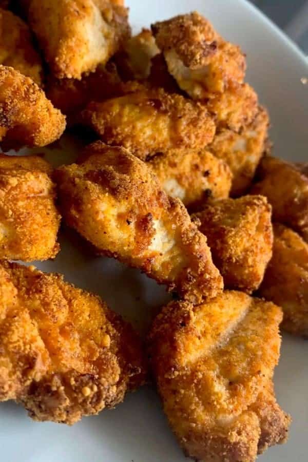 KETO CHICKEN NUGGETS WITH BUFFALO SAUCE