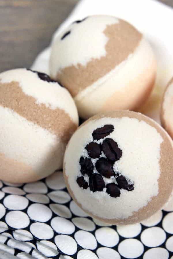 Pumpkin Spice Latte Bubble Bath Bomb DIY