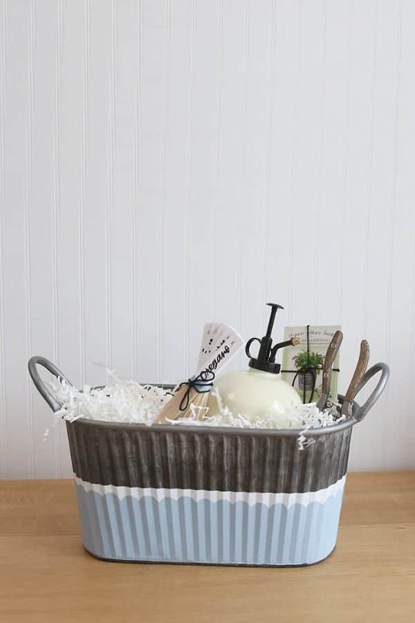 DIY GARDENING GIFT BASKET