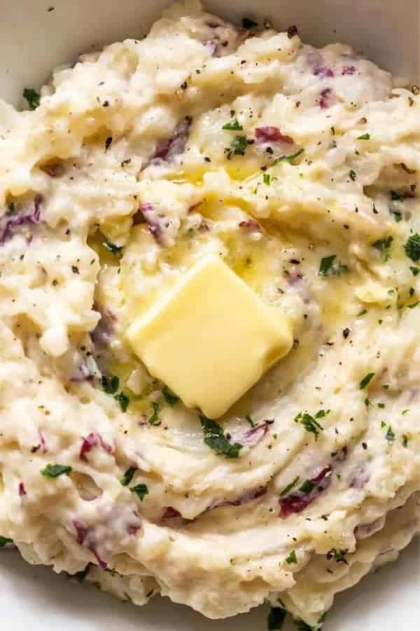 ROASTED GARLIC MASHED POTATOES